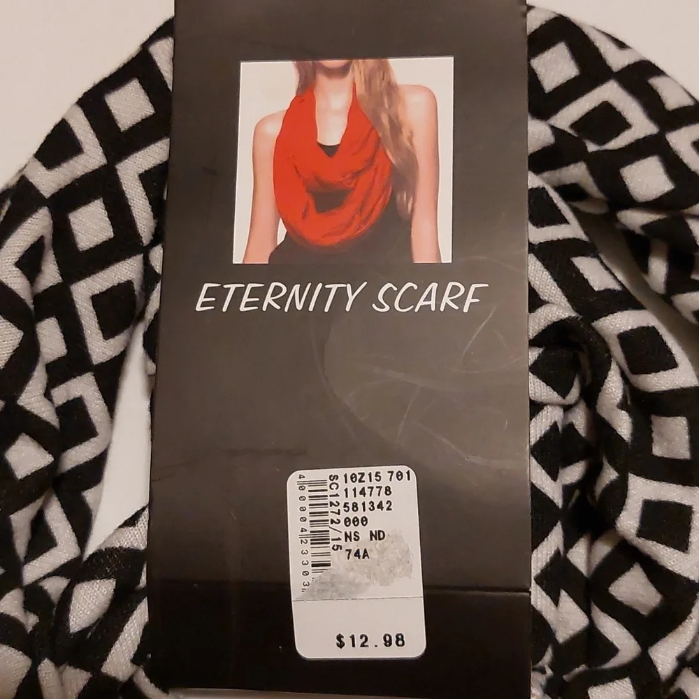 Eternity Scarf in Black and White Plaid NWT